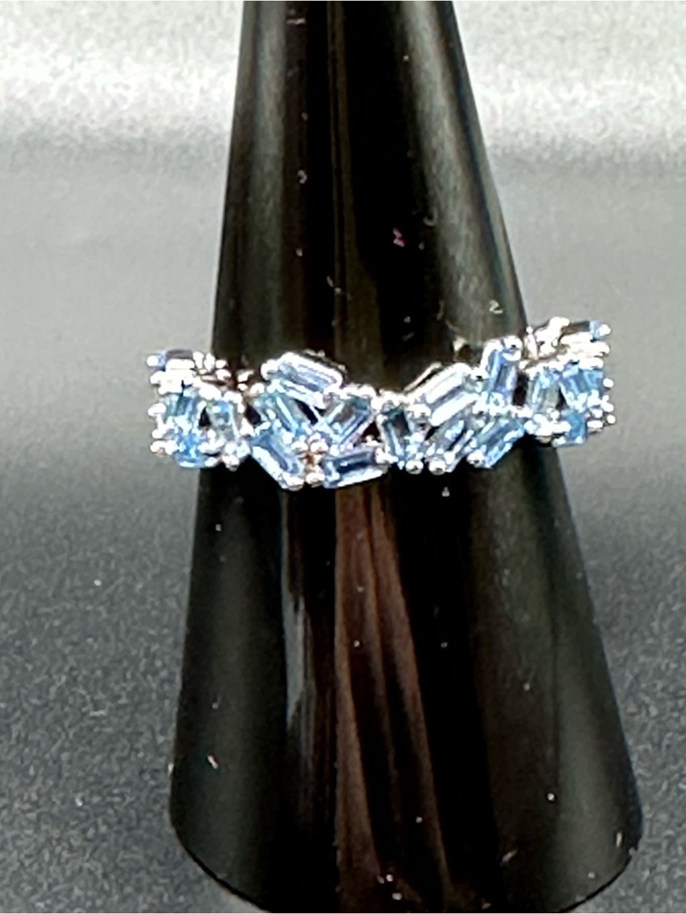 RBP6861 What a Stunner Ring
Size 9, rhodium plating
